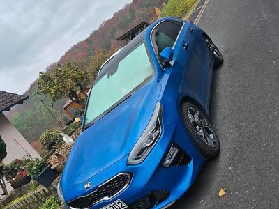 Blau Gebraucht 2018 Kia Ceed Kleinwagen | 15.600 € (Etwas zu teuer)