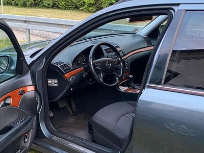 Mercedes E220