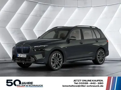 Neu BMW X7 M Sport 352 PS (258 kW) 2026 Grau SUV