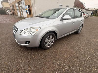 Gebraucht Kia Ceed 109 PS (80 kW) 2008 Grau Kleinwagen