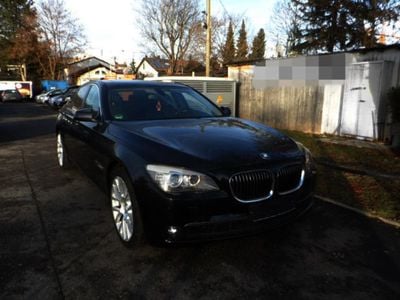 Gebraucht BMW 730 Sport Line 245 PS (180 kW) 2011 Schwarz metallic Limousine