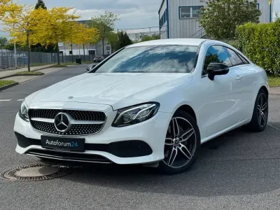 Używany Mercedes E220 194 KM (142 kW) 2019 Biały Coupe