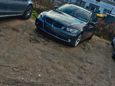 Gebraucht BMW 320 163 PS (119 kW) 2006 Grau Kombi