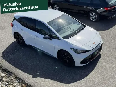 Begagnad Cupra Born e-Boost 169 kW (231 HK) 2024 Vit Halvkombi