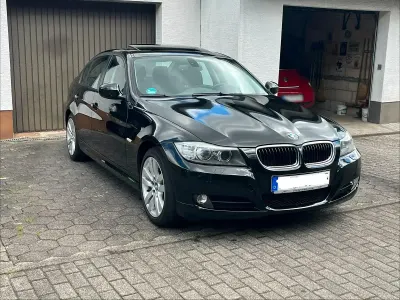 Gebraucht BMW 320 177 PS (130 kW) 2010 Schwarz Limousine