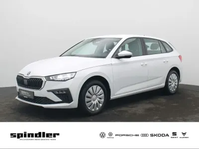 Gebraucht Skoda Scala Essence 116 PS (85 kW) 2025 Moonweiss metallic Kleinwagen