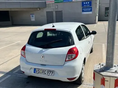 Gebraucht Renault Clio II Dynamique 75 PS (55 kW) 2009 Weiß Limousine