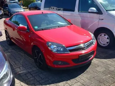 Gebraucht Opel Astra Edition 140 PS (102 kW) 2007 Rot Cabrio