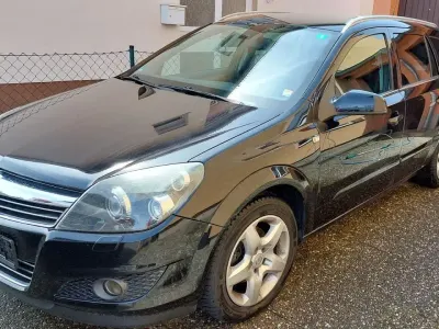 Gebraucht Opel Astra Innovation 116 PS (85 kW) 2008 Schwarz Kombi