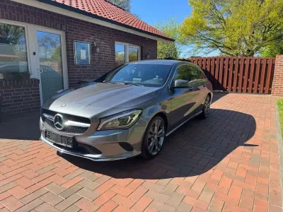 Gebraucht Mercedes CLA200 Shooting Brake 156 PS (114 kW) 2016 Mountaingrau Kombi