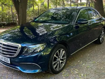 Gebraucht Mercedes E220 Avantgarde 194 PS (142 kW) 2018 Grün Limousine