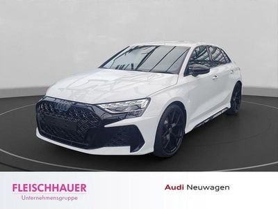 Arkonaweiß Neu 2025 Audi RS3 Advanced Limousine | 62.990 €