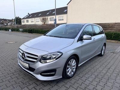 Gebraucht Mercedes B180 122 PS (89 kW) 2015 Silber Van / Kleinbus
