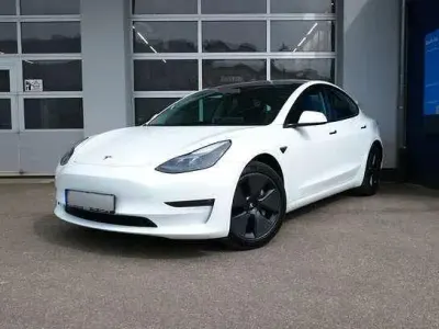 Second-hand Tesla Model 3 366 kW (498 CP) 2023 Alb Berlinǎ