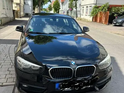 Gebraucht BMW 118 Advantage 140 PS (102 kW) 2019 Schwarz Limousine