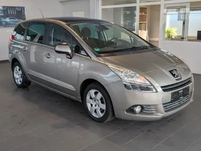 Gebraucht Peugeot 5008 Family 114 PS (83 kW) 2013 Beige Van / Kleinbus