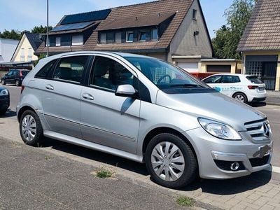Mercedes B200