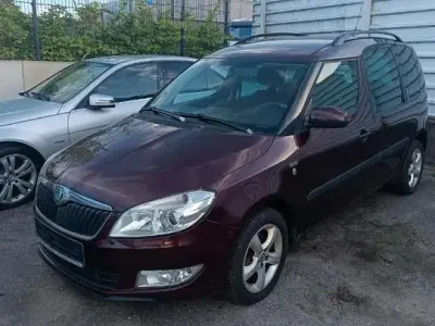 Używany Skoda Roomster 105 KM (77 kW) 2011 Andere farben Minivan