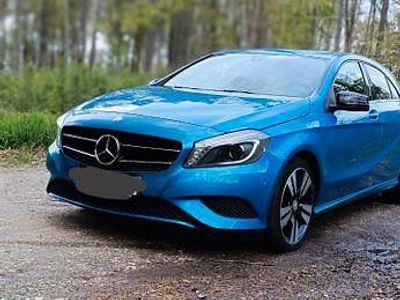 Blau Gebraucht 2015 Mercedes A200 Urban Limousine | 14.300 € (Teuer)