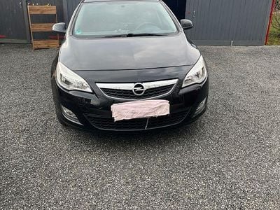 Gebraucht Opel Astra Design Edition 101 PS (74 kW) 2010 Schwarz Limousine