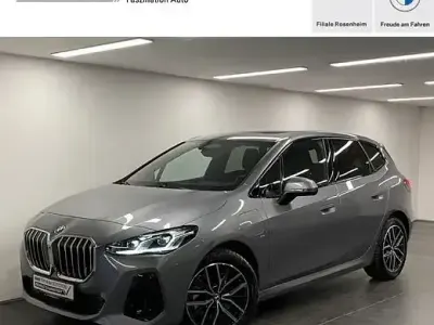 Gebraucht BMW 230e Active Tourer M Sport 326 PS (239 kW) 2025 Skyscraper grau Van / Kleinbus