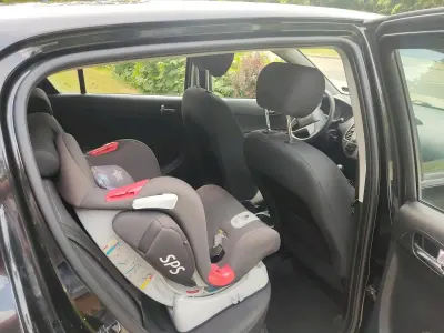 Gebraucht Hyundai i20 90 PS (66 kW) 2011 Schwarz Kleinwagen