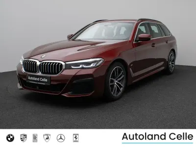 Używany BMW 520 M Sport 190 KM (139 kW) 2023 Czerwony Sedan/Limuzyna