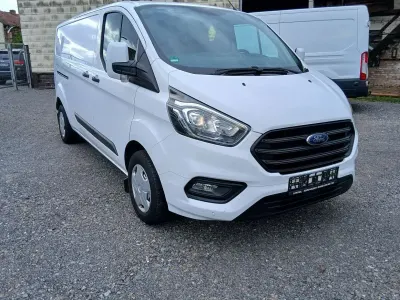 Gebraucht Ford Transit Custom Trend 131 PS (96 kW) 2018 Frostweiß Van / Kleinbus