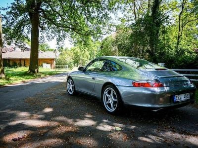 Porsche 911 Carrera