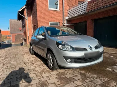 Gebraucht Renault Clio 75 PS (55 kW) 2006 Silber Kleinwagen