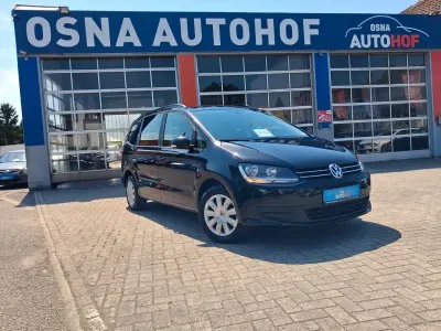 Gebraucht VW Touran Style 105 PS (77 kW) 2012 Schwarz Van / Kleinbus
