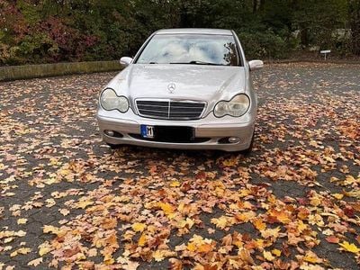 Gebraucht Mercedes C180 Classic 143 PS (105 kW) 2003 Silber Limousine