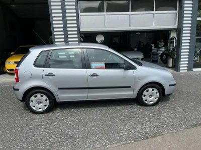 Gebraucht VW Polo Basis 64 PS (47 kW) 2002 Silber Limousine