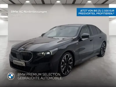 Gebraucht BMW 550e M Sport 313 PS (230 kW) 2025 Schwarz Limousine