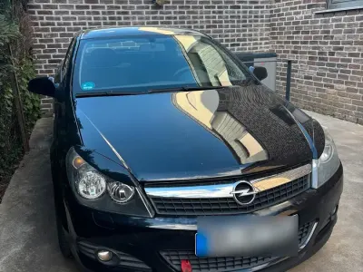 Używany Opel Astra GTC 115 KM (84 kW) 2009 Czarny Coupe