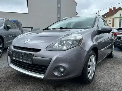 Używany Renault Clio II 86 KM (63 kW) 2009 Niebieski Sedan/Limuzyna