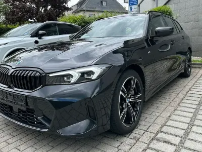 Gebraucht BMW 330 M Sport 245 PS (180 kW) 2025 Schwarz Kombi