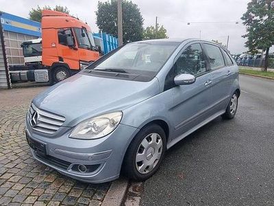 Mercedes B200