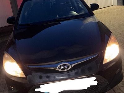 Gebraucht Hyundai i30 109 PS (80 kW) 2010 Schwarz Kleinwagen
