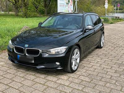 Usata BMW 318 143 CV (105 kW) 2013 Nero Station wagon