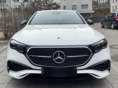 Second-hand Mercedes E300 AMG line 313 CP (230 kW) 2024 Alb Berlinǎ