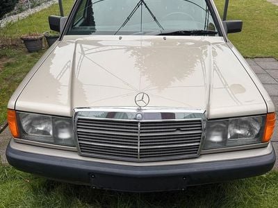 Usata Mercedes 190 102 CV (75 kW) 1989 Andere farben Berlina