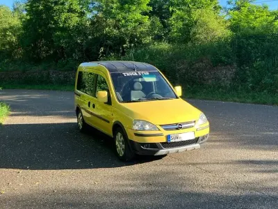 Gebraucht Opel Combo 90 PS (66 kW) 2009 Gelb Van / Kleinbus