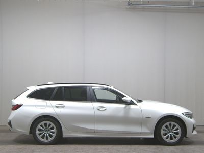 BMW 330e