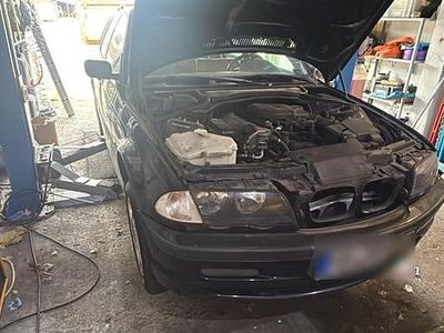 Gebraucht BMW 318 118 PS (86 kW) 1998 Schwarz Kombi