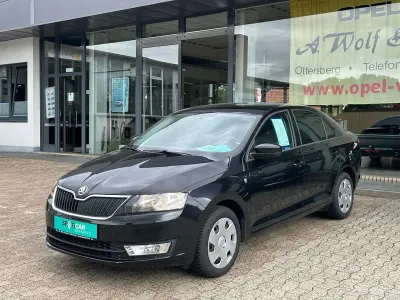 Gebraucht Skoda Rapid Ambition 105 PS (77 kW) 2015 Schwarzmagic perleffekt Kleinwagen