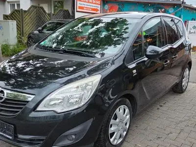Używany Opel Meriva Active 110 KM (80 kW) 2013 Czarny Minivan