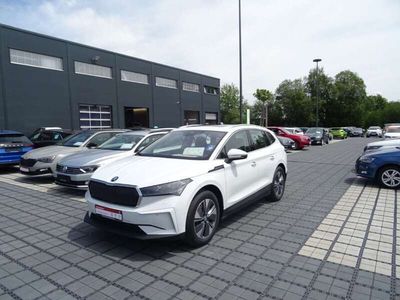 Weiss Gebraucht 2022 Skoda Enyaq iV Loft SUV | 36.870 €