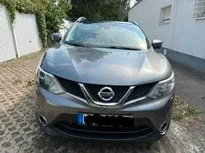 Gebraucht Nissan Qashqai Premium Edition 116 PS (85 kW) 2015 Grau SUV