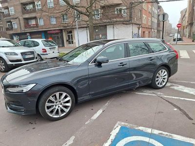 Grau Gebraucht 2017 Volvo V90 Momentum Kombi | 15.000 € (Fairer Preis)
